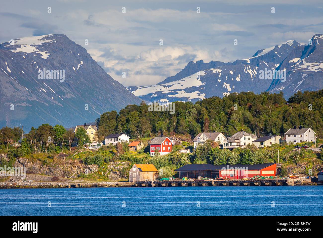 Norvegia Campagna e fattoria a Aurlandsfjord ramo di Sognefjord Foto Stock