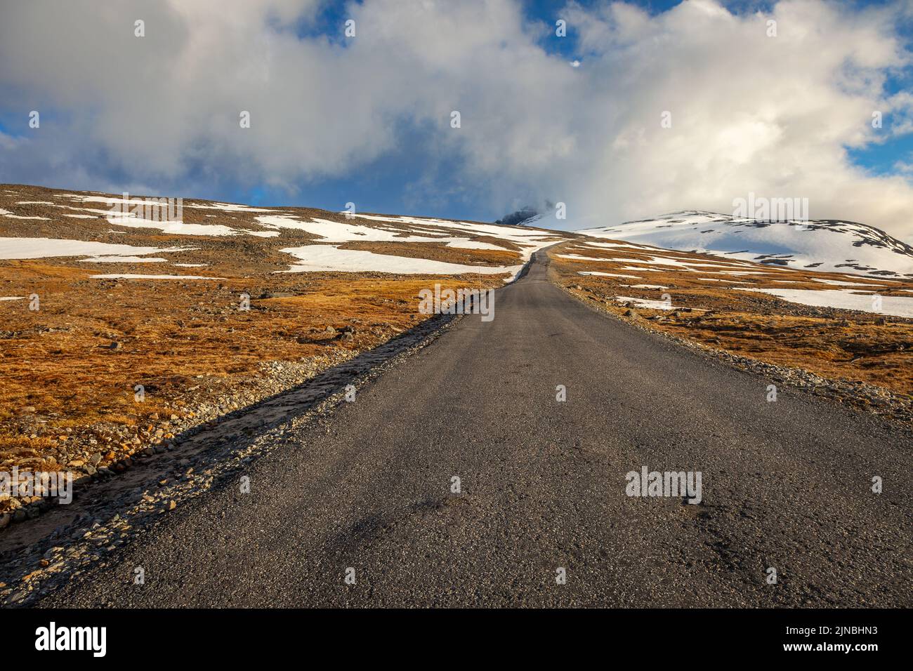 Strada di montagna a Galdhopiggen in Jotunheimen, Norvegia, Scandinavia Foto Stock
