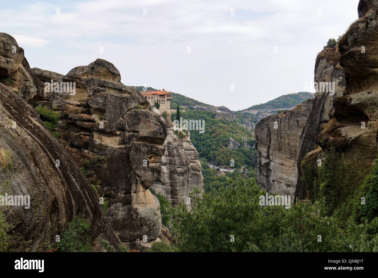 Meteors - un massiccio di arenaria e rocce conglomerate nella Grecia centrale all'estremità nord-occidentale della pianura della Tessaglia vicino alla città di Kalambaka con Foto Stock