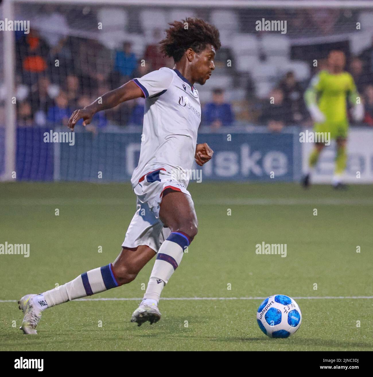 Seaview, Belfast, Irlanda del Nord, Regno Unito. 28 luglio 2022. UEFA Conference League secondo turno di qualificazione (seconda tappa) – Crociati / Basilea. Calciatore in azione del calciatore del FC Basel Andy Pelmard (21). Foto Stock