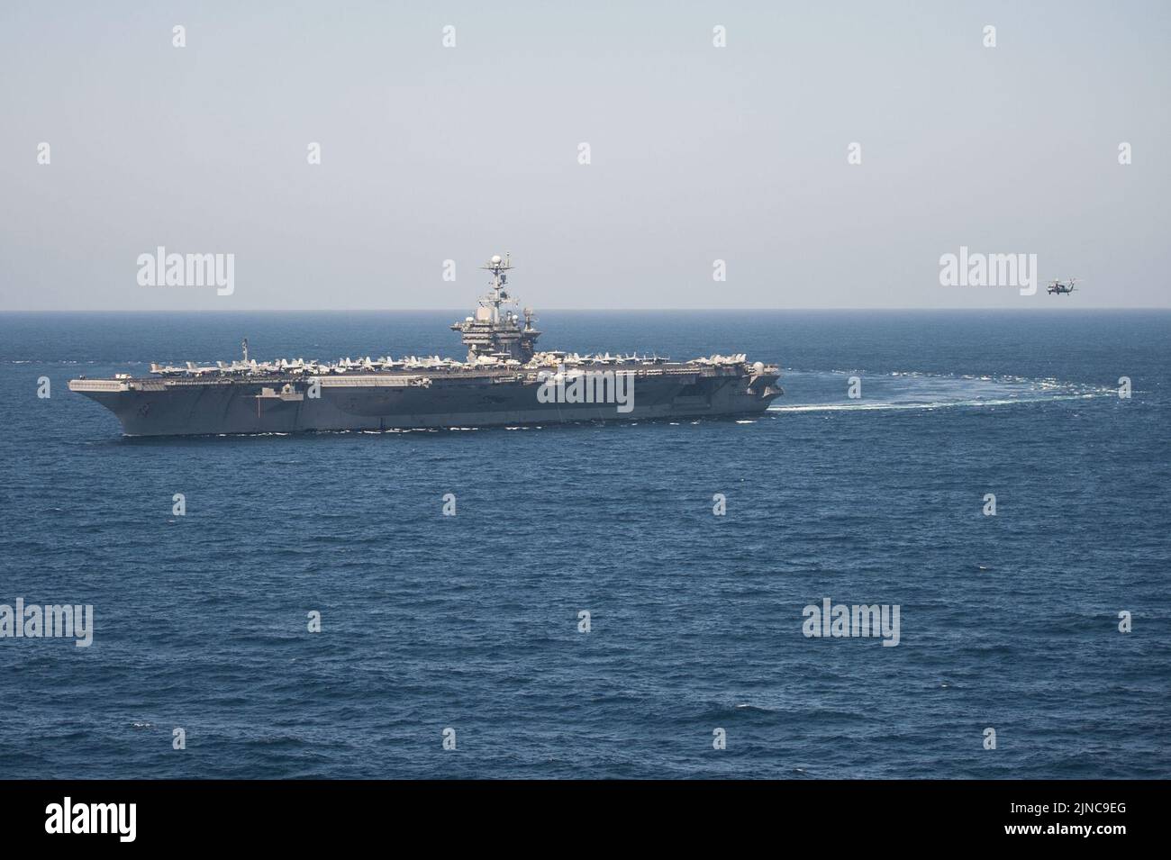 La portaerei USS Harry S. Truman (CVN 75) viaggia nel Golfo di Oman 18 marzo 2014 140318 Foto Stock