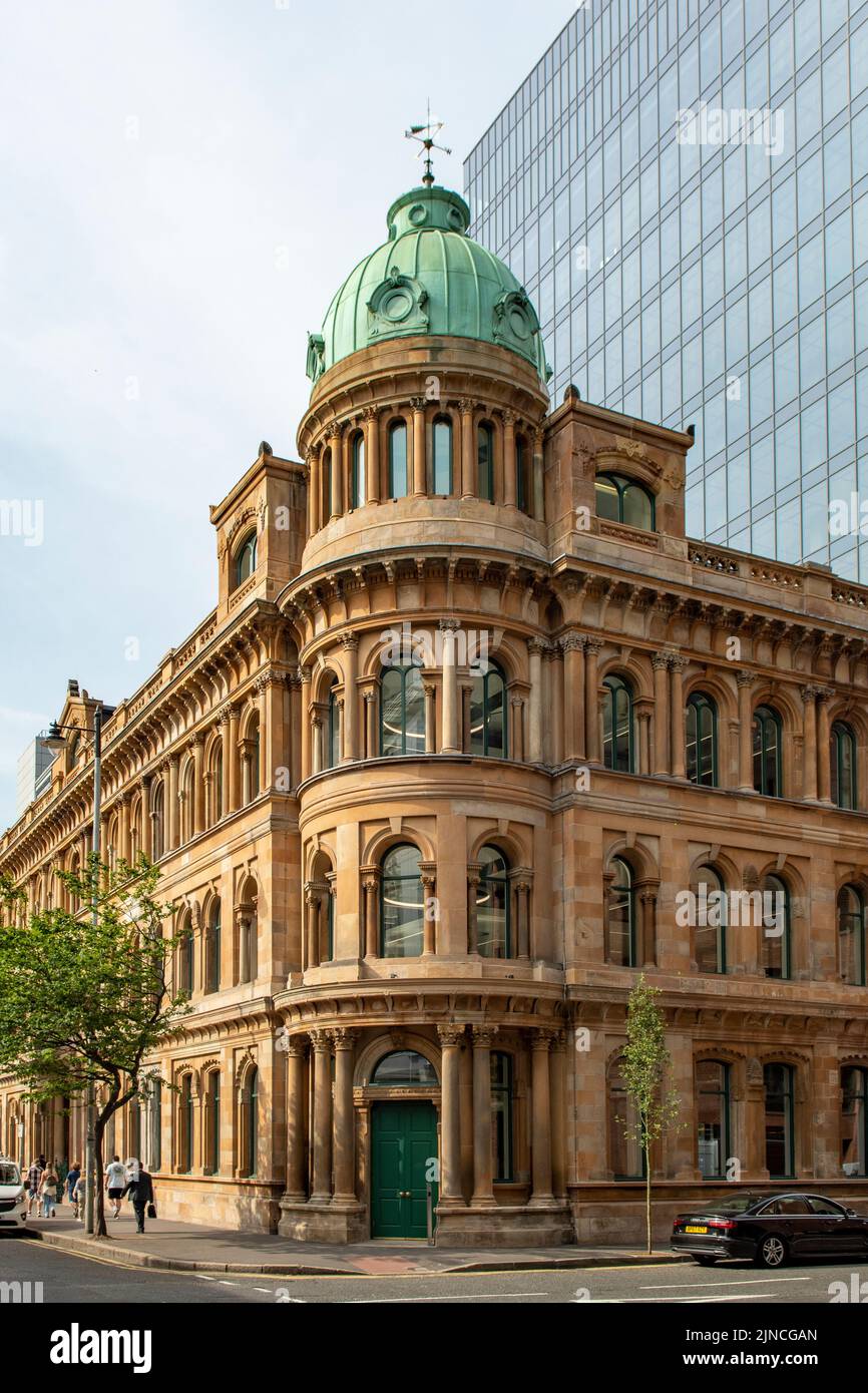 Vecchio edificio in GT Victoria Street, Belfast, Irlanda del Nord Foto Stock