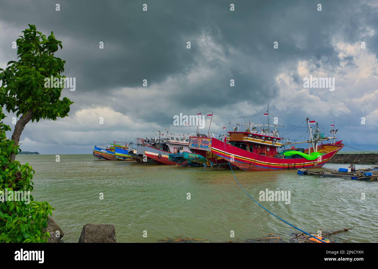 Il porto di Jepara si trova nella zona di KUPP Jepara che si trova nel centro di Giava, la posizione del molo è sulla costa nord con la posizione di Foto Stock