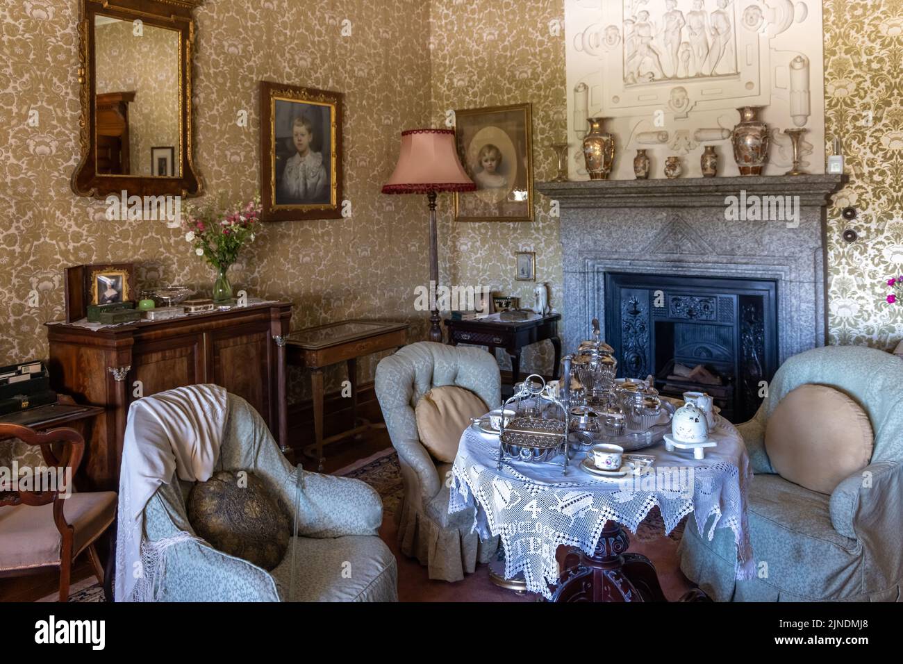 Interno di Lanhydrock House vicino a Bodmin in Cornovaglia, Inghilterra, Regno Unito Foto Stock