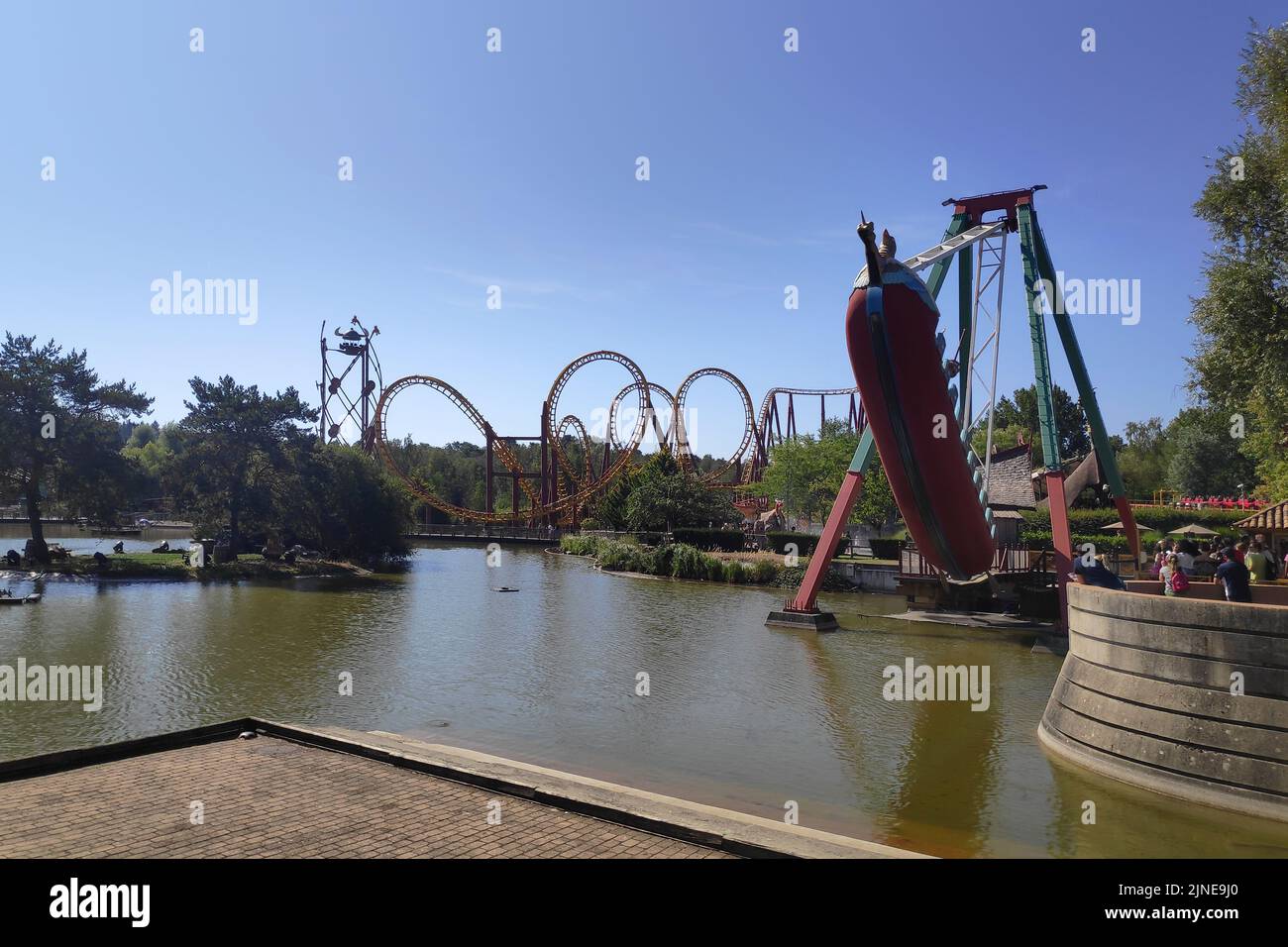 Plailly, Francia - Agosto 10 2022: Il Parc Astérix è un parco a tema in Francia basato sulla serie di fumetti Asterix di Albert Uderzo e René Goscinny Foto Stock