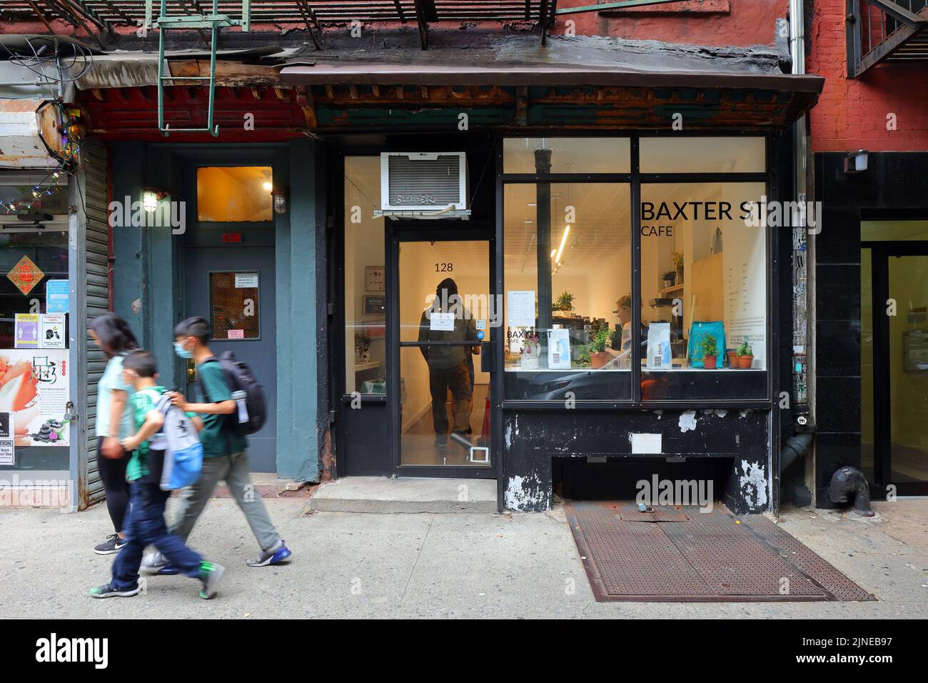 Baxter St Cafe, 128 Baxter St, New York, foto di un negozio di New York di una caffetteria e dello spazio della comunità Camera Club of New York a Manhattan Chinatown. Foto Stock