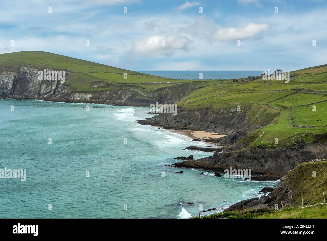 Costa rocciosa da Slea Head Drive, Dingle Peninsula, Co. Kerry, Irlanda Foto Stock