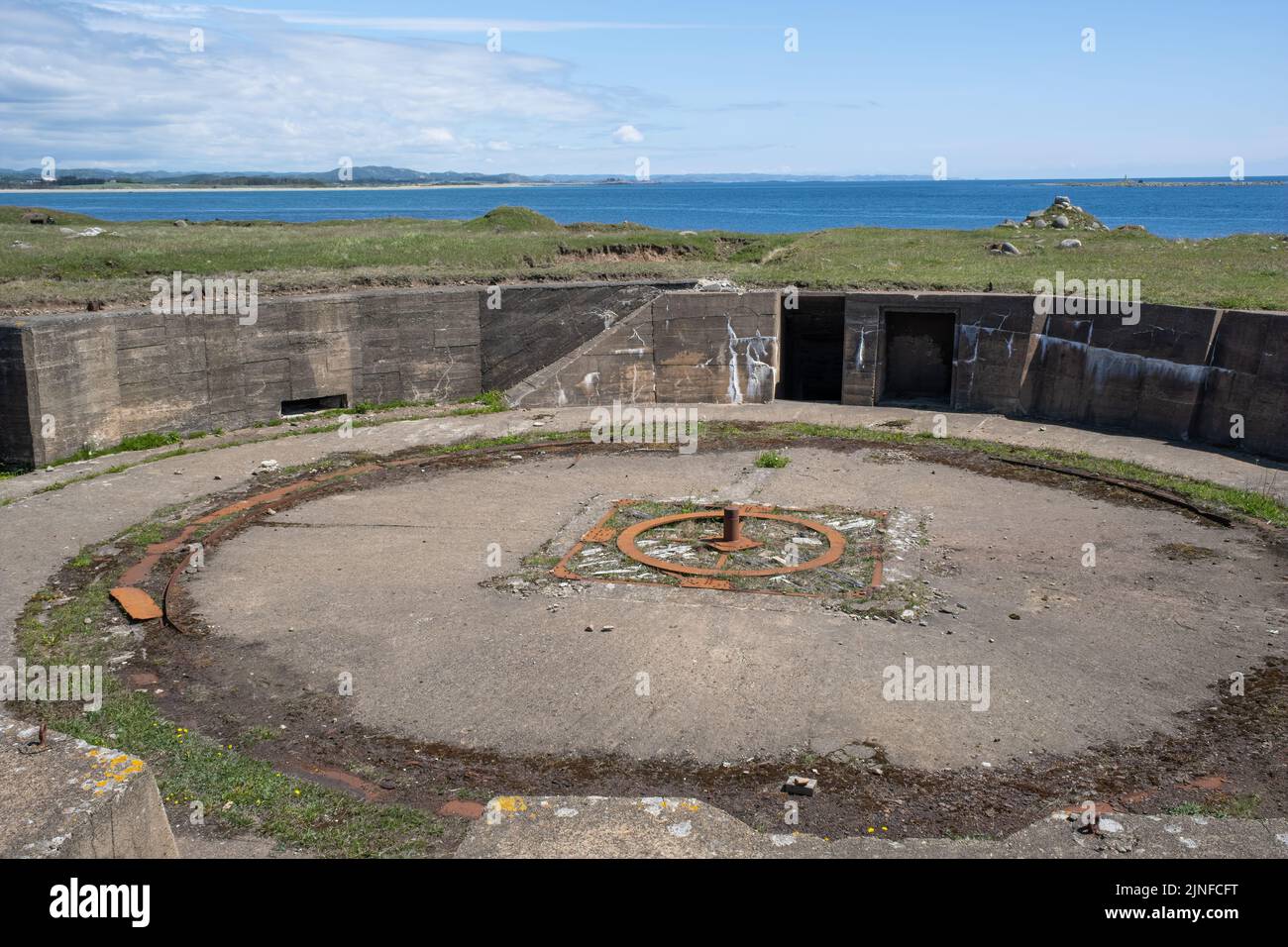 Nesheim, Norvegia - 30 maggio 2022: Campo di tiro e allenamento Marka. Stazione aerea Lista. Era una batteria costiera dell'esercito con la più grande potenza di fuoco dell'area Foto Stock