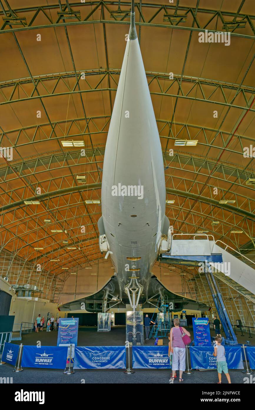 L'ex British Airways Concorde G-BOAC ora ospitato nel Runway Visitor Park presso l'aeroporto di Manchester. Foto Stock