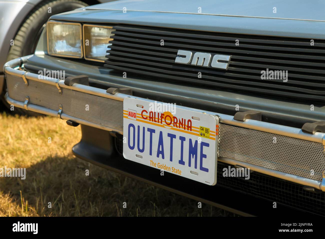 DMC DeLorean Torna alla vettura del futuro, vista frontale dei fari, Beaulieu Supercar Weekend, Hampshire, Inghilterra, Regno Unito, Agosto 2022 Foto Stock