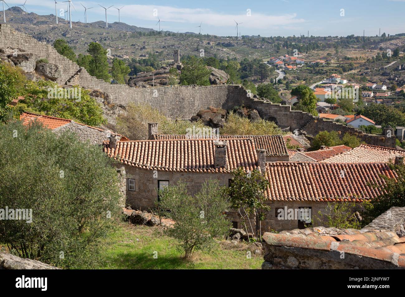 Sortelha Village e Paesaggio; Portogallo Foto Stock