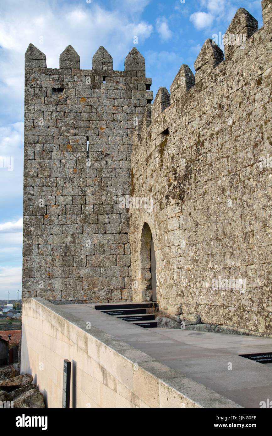 Facciata del castello a Trancoso, Portogallo Foto Stock