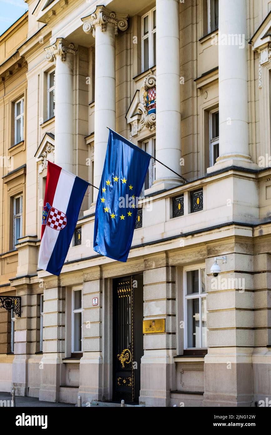 Porta principale del Parlamento croato a Zagabria Foto Stock