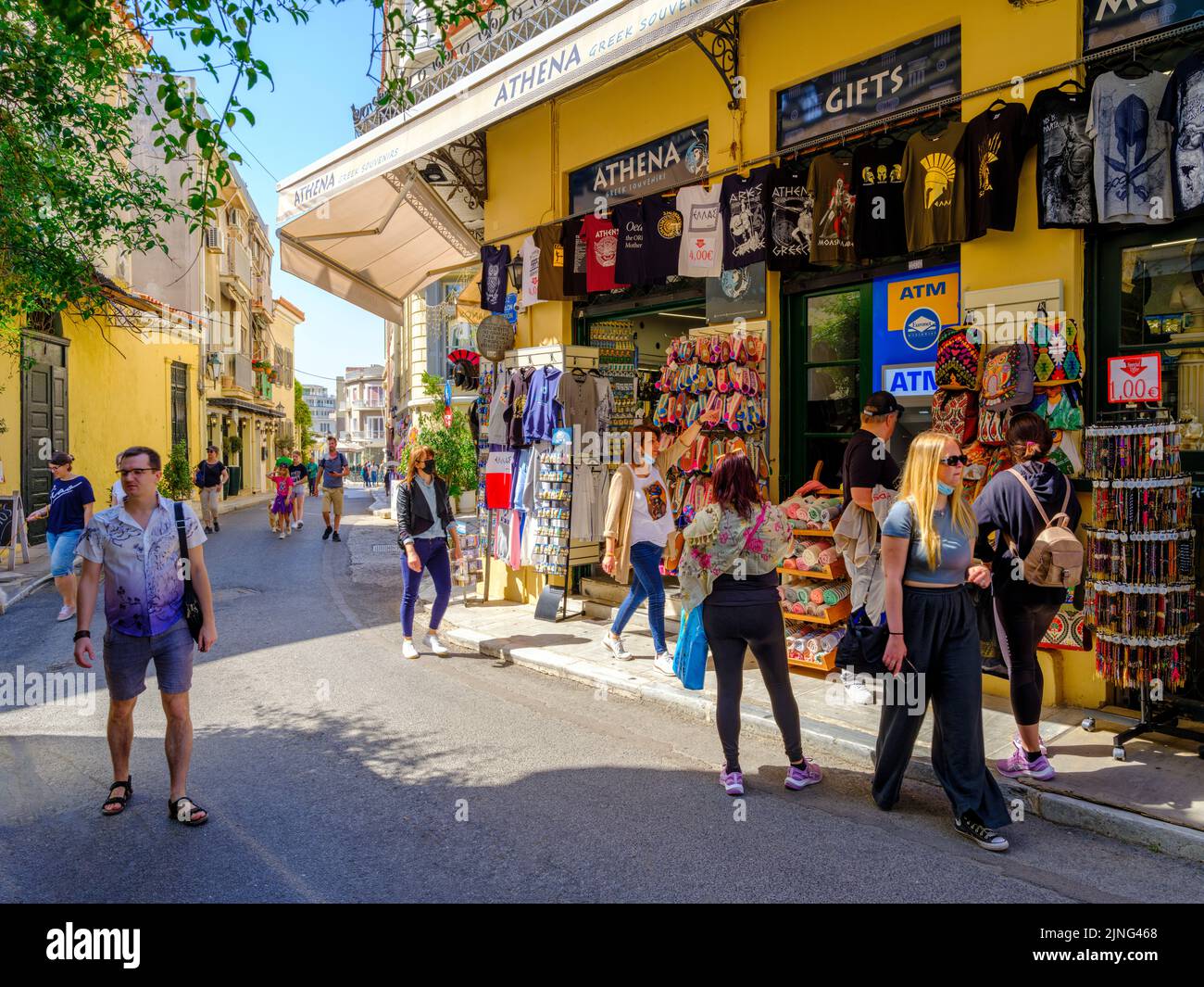 Strade panoramiche della città vecchia, quartiere Plaka, Atene, Grecia, Europa Foto Stock