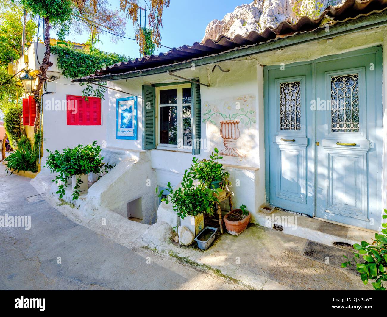 Strade panoramiche della città vecchia, quartiere Plaka, Atene, Grecia, Europa Foto Stock