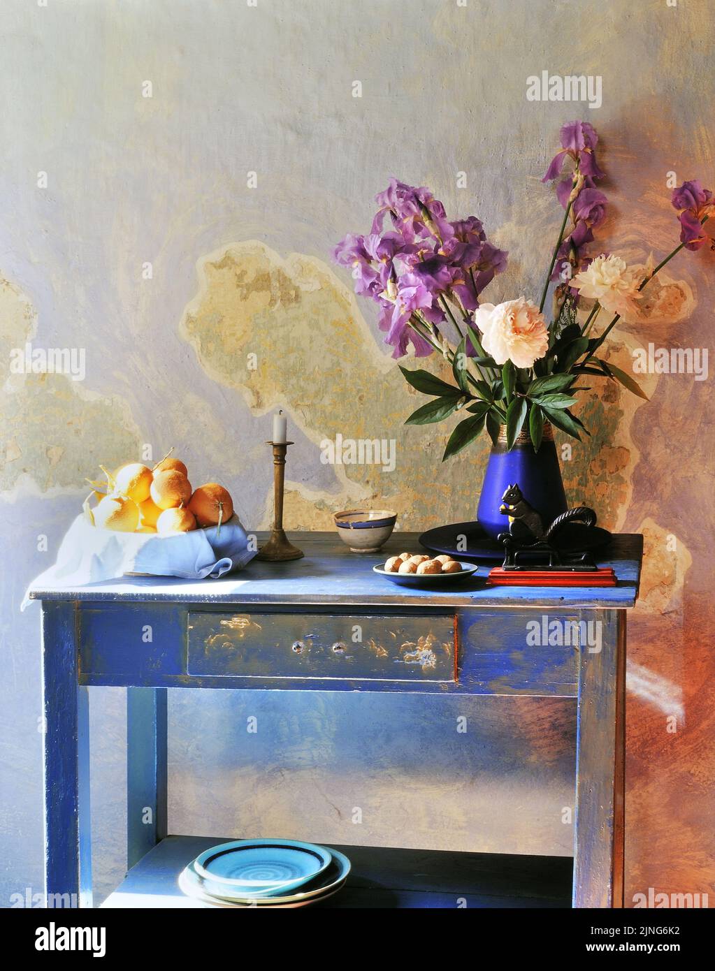 Fiori a casa, fiori e shabby chic. Foto Stock