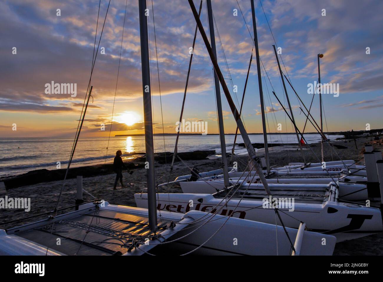 Bel tramonto in spiaggia di Migjorn, Formentera Foto Stock