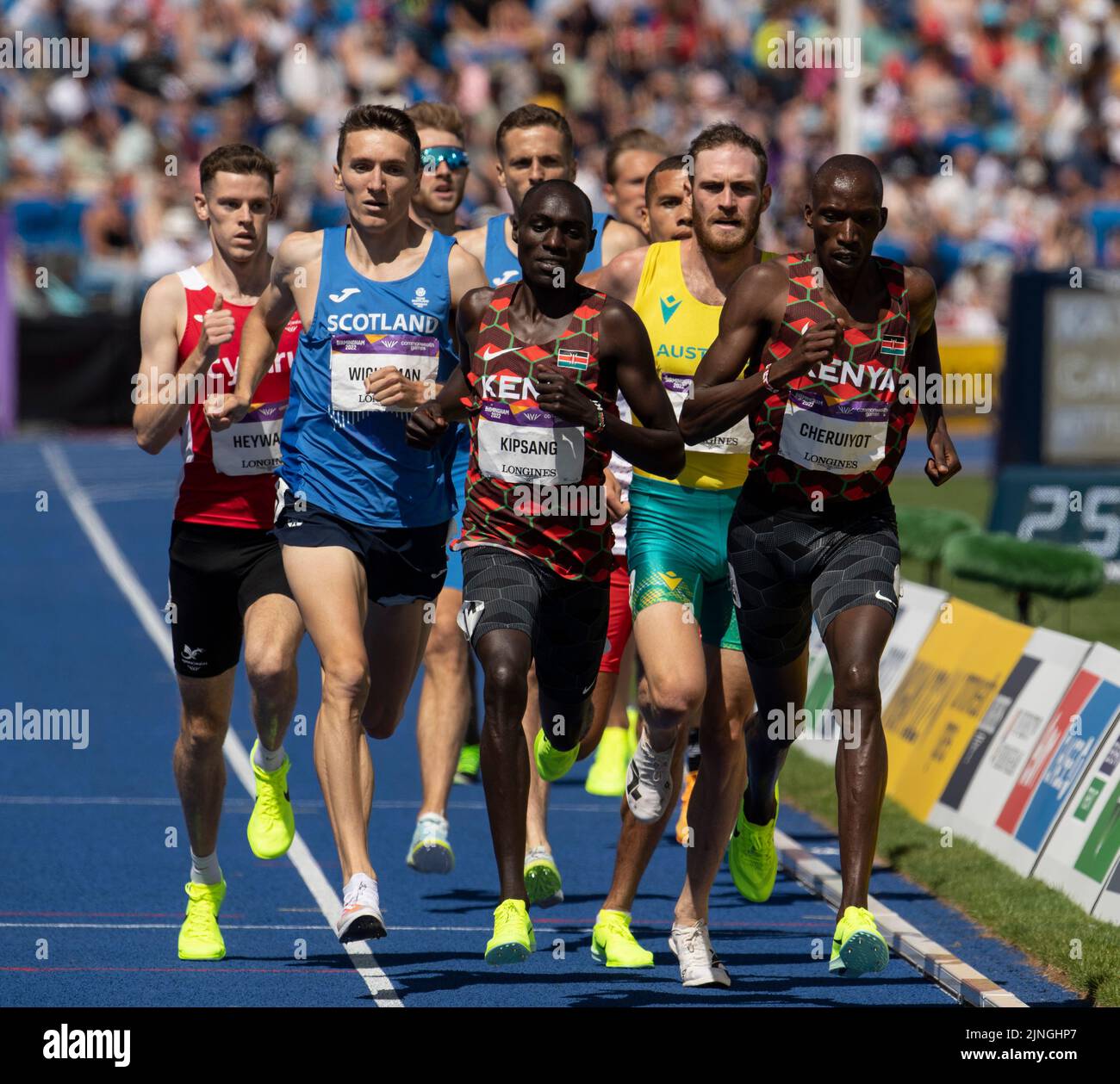 Abel Kipsang e Timothy Cheruiyot del Kenya si sono sfidati nella finale maschile del 1500m ai Commonwealth Games all’Alexander Stadium di Birmingham, Inghilterra, ON Foto Stock