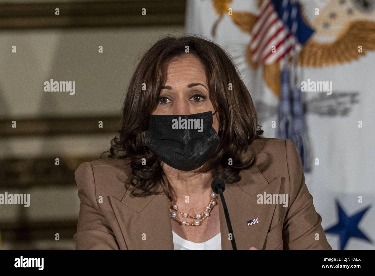 San Francisco, Stati Uniti. 11th ago, 2022. Il Vice Presidente DEGLI STATI UNITI Kamala Harris parla nel corso di un incontro con i legislatori e i sostenitori dello Stato per discutere l'assistenza sanitaria riproduttiva a San Francisco, California, giovedì 11 agosto 2022. Harris questo mese ha detto che un voto in Kansas ha dimostrato che la maggioranza degli americani è d’accordo con i democratici sulla protezione dell’accesso all’aborto mentre l’amministrazione ha messo in discussione la questione prima dei midterms di novembre. Foto di David Paul Morris/UPI Credit: UPI/Alamy Live News Foto Stock