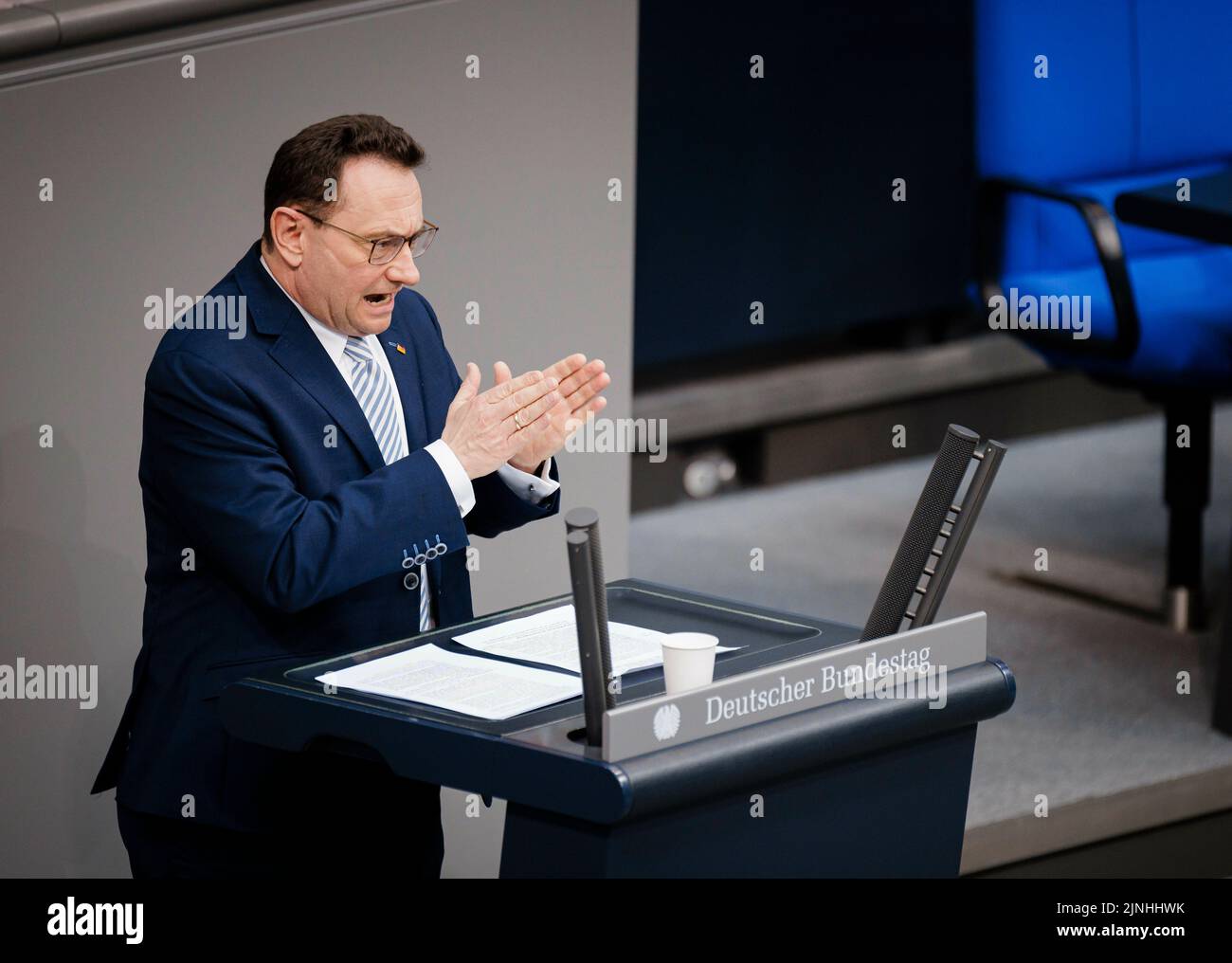 Berlino, Germania. 17th Mar, 2022. Ulrich Lange, CDU/CSU, ha registrato un discorso sul tema della sicurezza dell'approvvigionamento energetico nel Bundestag tedesco di Berlino, 17th marzo 2022. Credit: dpa/Alamy Live News Foto Stock
