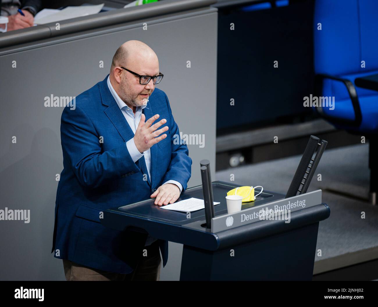 Berlino, Germania. 17th Mar, 2022. OLAF in der Beek, FDP, durante un discorso sul tema della sicurezza dell'approvvigionamento energetico nel Bundestag tedesco di Berlino, 17th marzo 2022. Credit: dpa/Alamy Live News Foto Stock