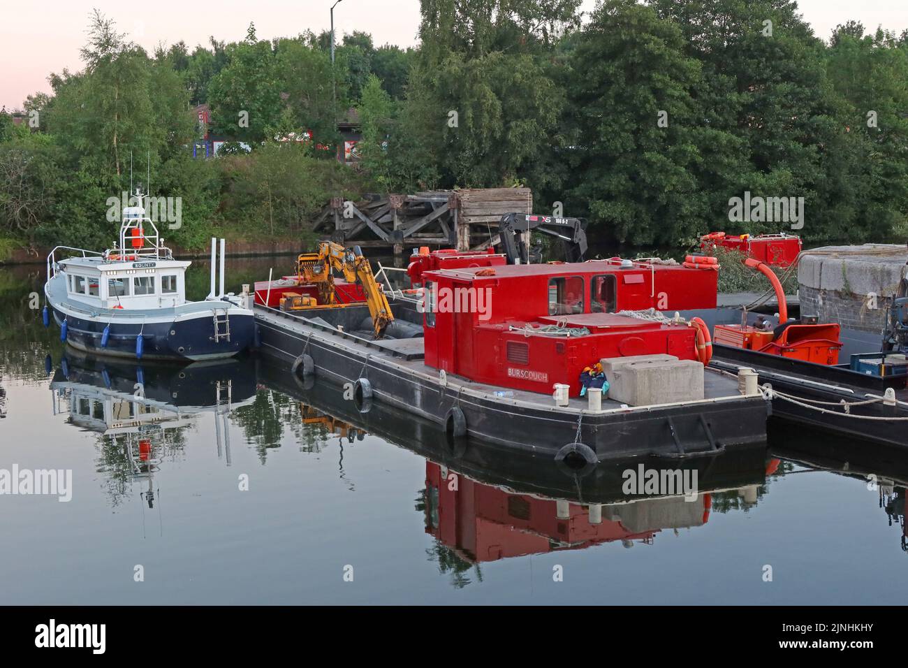 Boats Bounty & Burscough, a Latchford locks MSC (Manchester Ship Canal), Warrington, Cheshire, Inghilterra, Regno Unito, WA4 Foto Stock