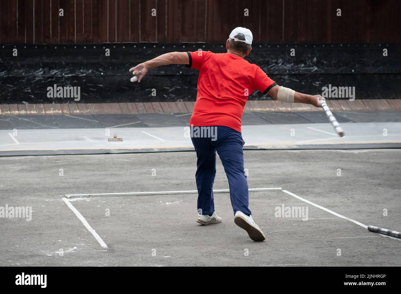 Gorodki - un gioco di sport popolari russi. In questo gioco per smash figure fatte in modi diversi da cinque cilindri di legno. Sport nazionale di intrattenimento i Foto Stock