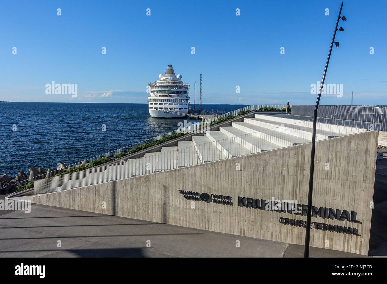 Tallinn, Estonia. 31st luglio, 2022. La nave da crociera Aida vita attraccata nel terminal delle navi da crociera si trova a Tallinn, Estonia, il 31 luglio 2022 (Foto di Vadim Pacajev/Sipa USA) Credit: Sipa USA/Alamy Live News Foto Stock