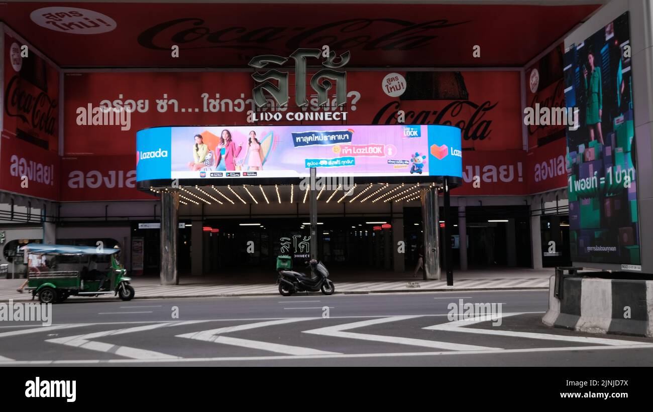 Lido Connect, Lido Cinema, tendone riscaldante Rama i Road, Pathum Wan, Siam Square, Bangkok Thailandia Foto Stock