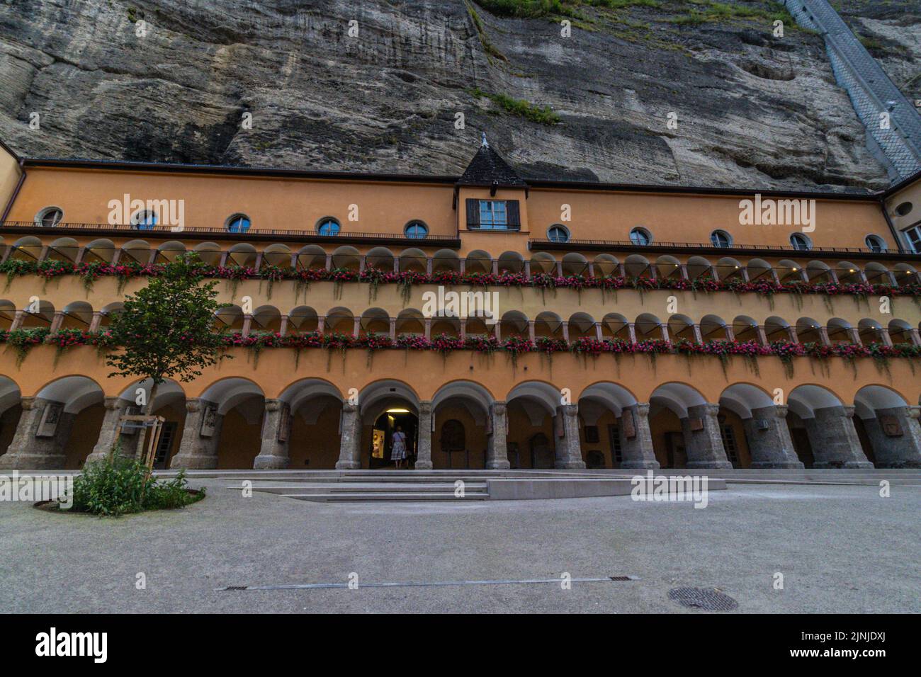 Il Salzburg Spielzeugmuseum (Museo dei giocattoli) e Bürgerspital (Admonter Hof) a Salisburgo, Austria Foto Stock