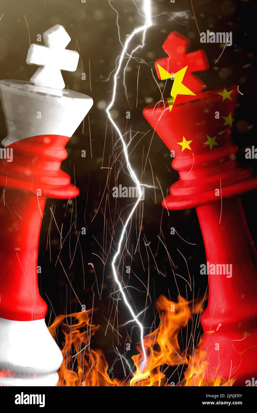 le bandiere della cina e del giappone si dipingono sul re degli scacchi. 3D illustrazione cina, contro Giappone crisi. Foto Stock