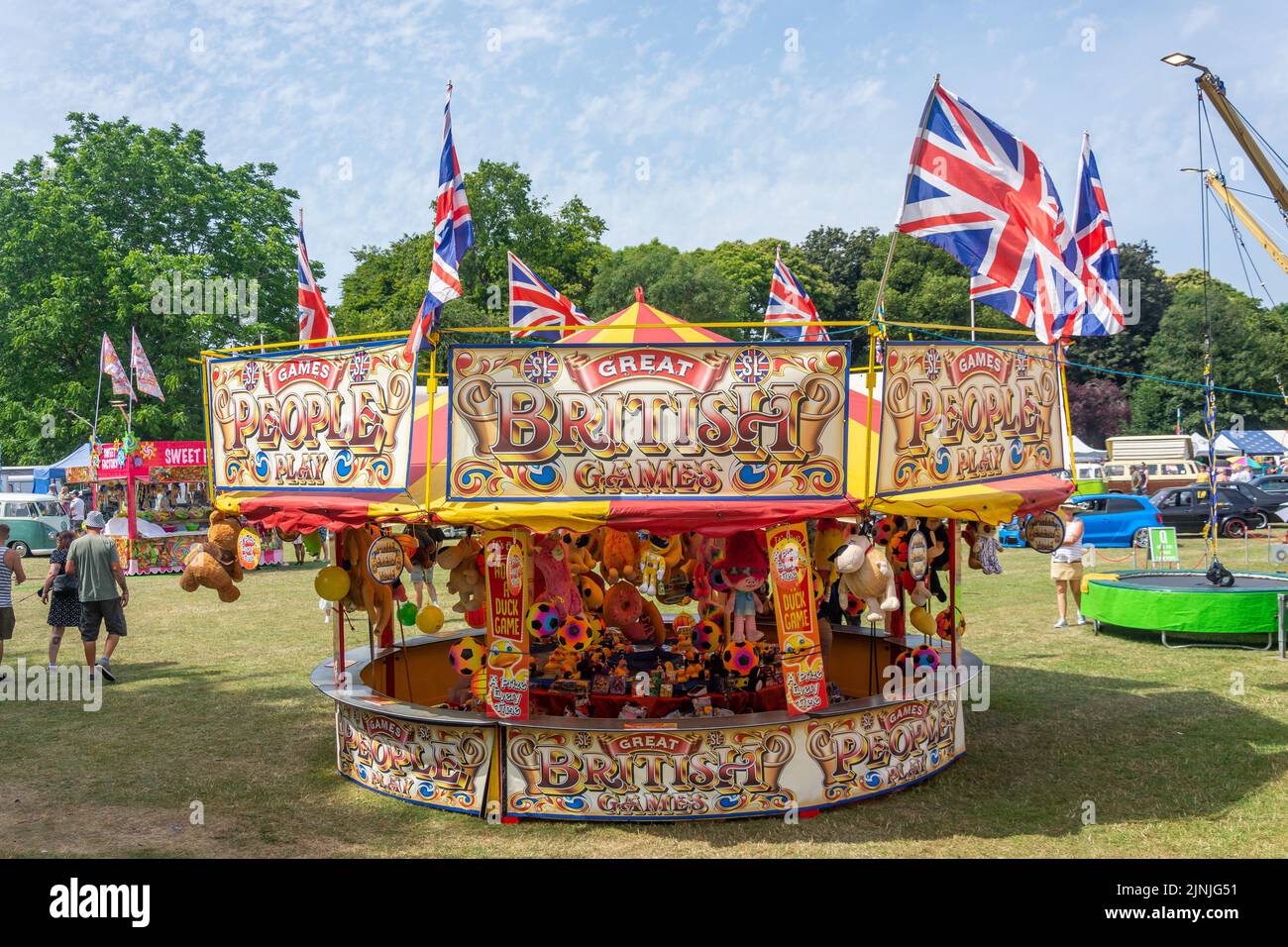Stand di caccia all'anatra al festival del campeggio VW 'Dubs at the Castle', Caldicot Castle Grounds, Caldicot, Monmouthshire, Galles (Cymru), Regno Unito Foto Stock