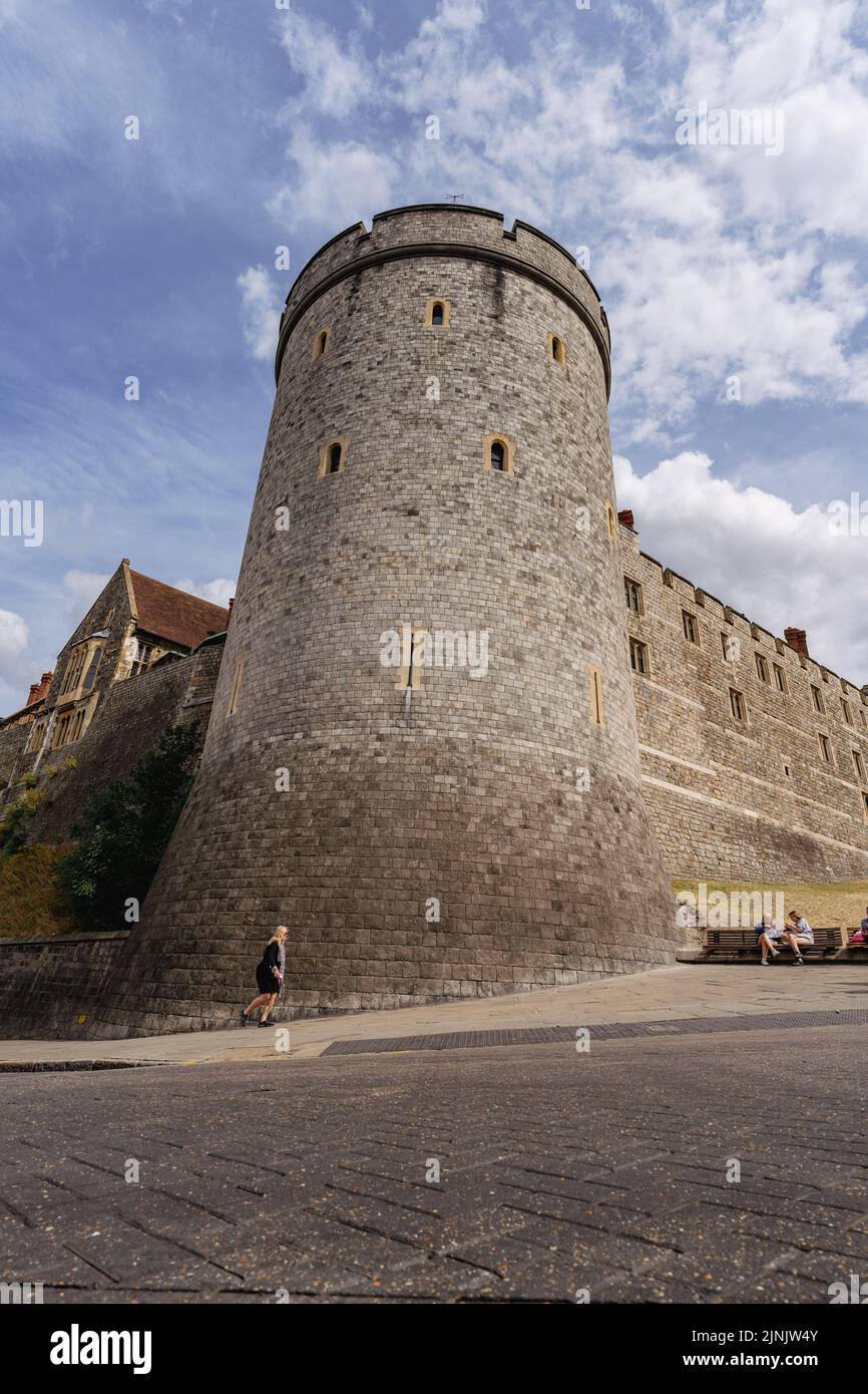 Windsor, Regno Unito - Agosto 2022: Curfew Tower, Castello di Windsor Foto Stock
