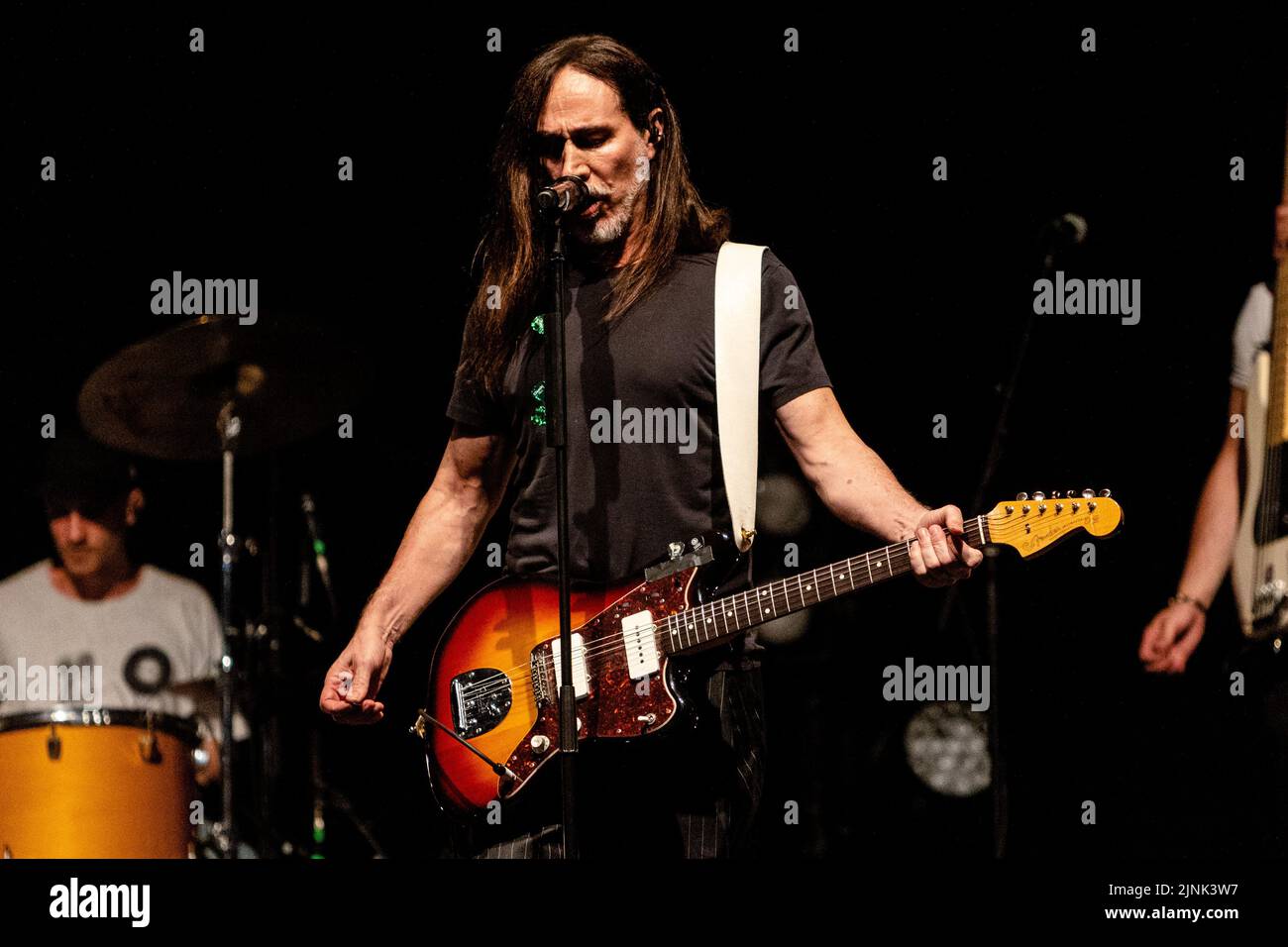 Ancona, Italia. 11th ago, 2022. Manuel Agnelli in concerto dal vivo con la sua nuova tournée personale a Mole Vanvitelliana, Ancona. Presenta canzoni del suo nuovo album e alcune storiche canzoni Afterhours. (Foto di Mairo Cinquetti/SOPA Images/Sipa USA) Credit: Sipa USA/Alamy Live News Foto Stock