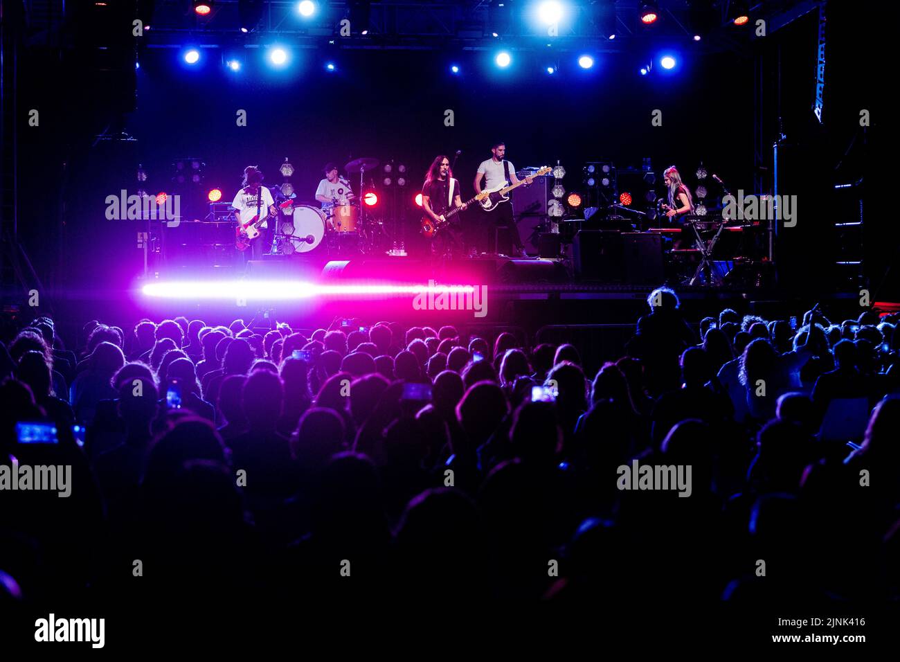 Ancona, Italia. 11th ago, 2022. Manuel Agnelli in concerto dal vivo con la sua nuova tournée personale a Mole Vanvitelliana, Ancona. Presenta canzoni del suo nuovo album e alcune storiche canzoni Afterhours. (Foto di Mairo Cinquetti/SOPA Images/Sipa USA) Credit: Sipa USA/Alamy Live News Foto Stock
