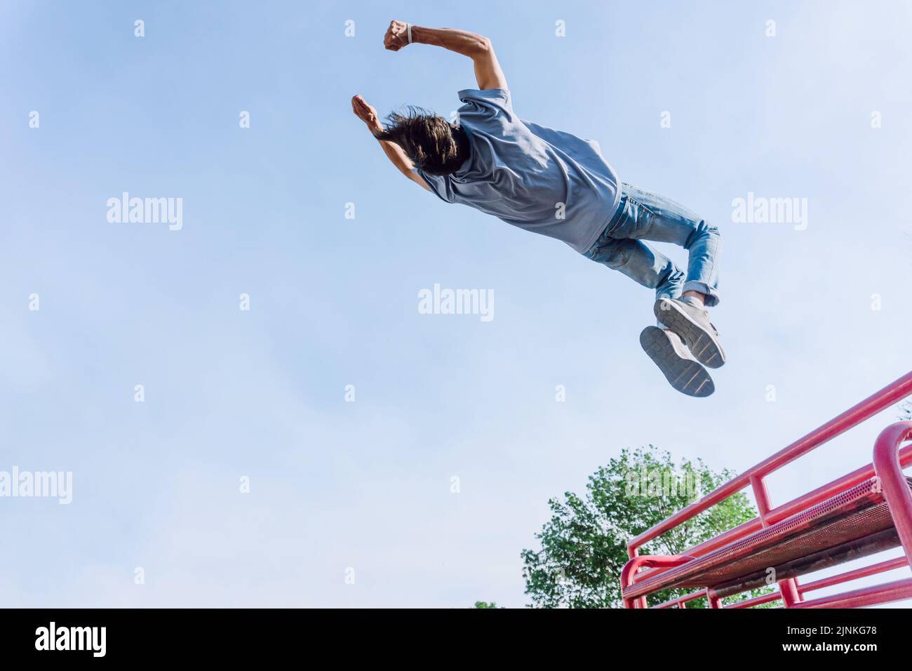 salto, parkour, acrobatico, freerun, jumper, jumping, salti, parkours, acrobazie, performance Foto Stock