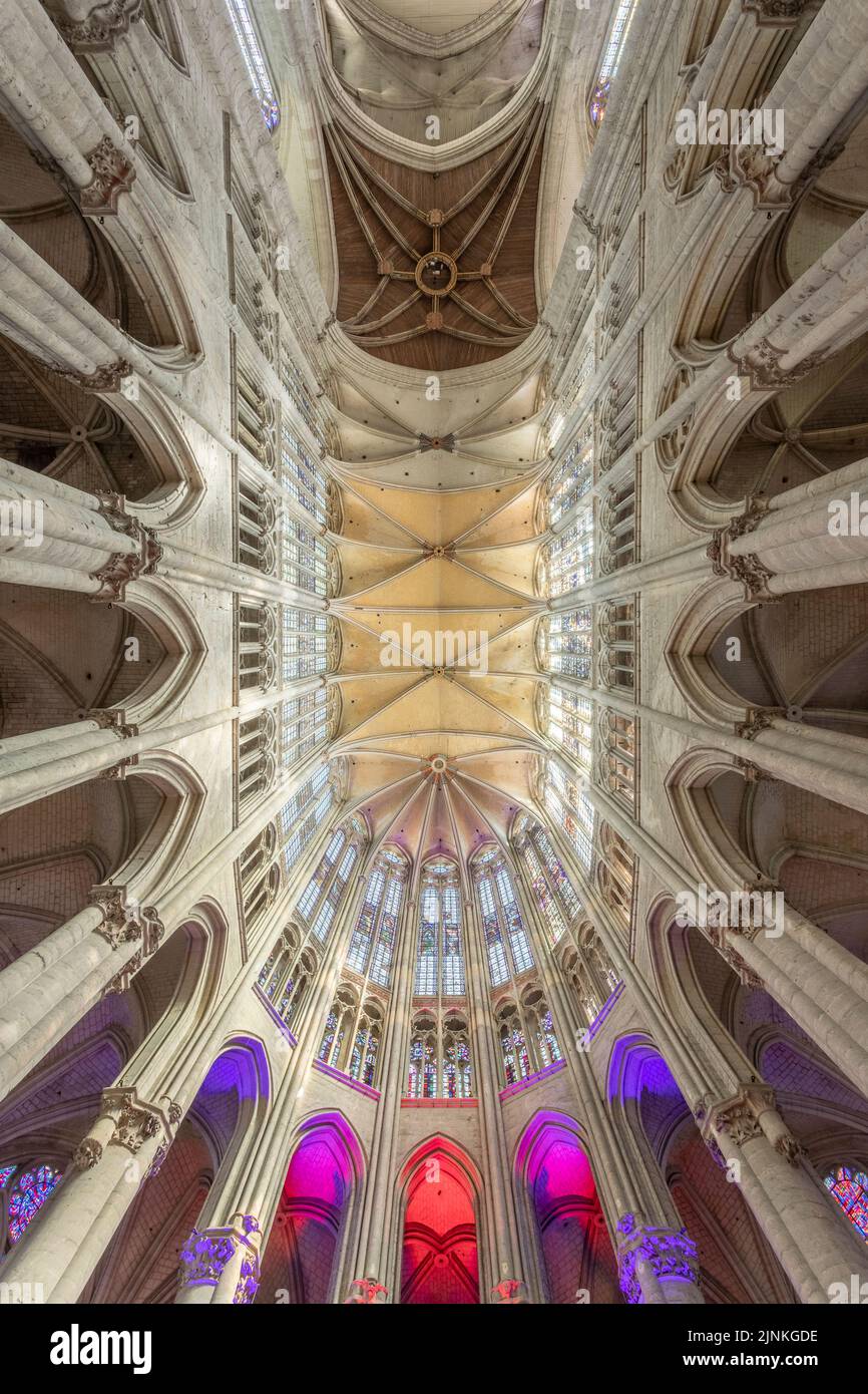 Francia, Oise, Picardie, Beauvais, Saint Pierre de Beauvais cattedrale gotica, volte del coro // Francia, Oise (60), Picardie, Beauvais, cathédrale Foto Stock