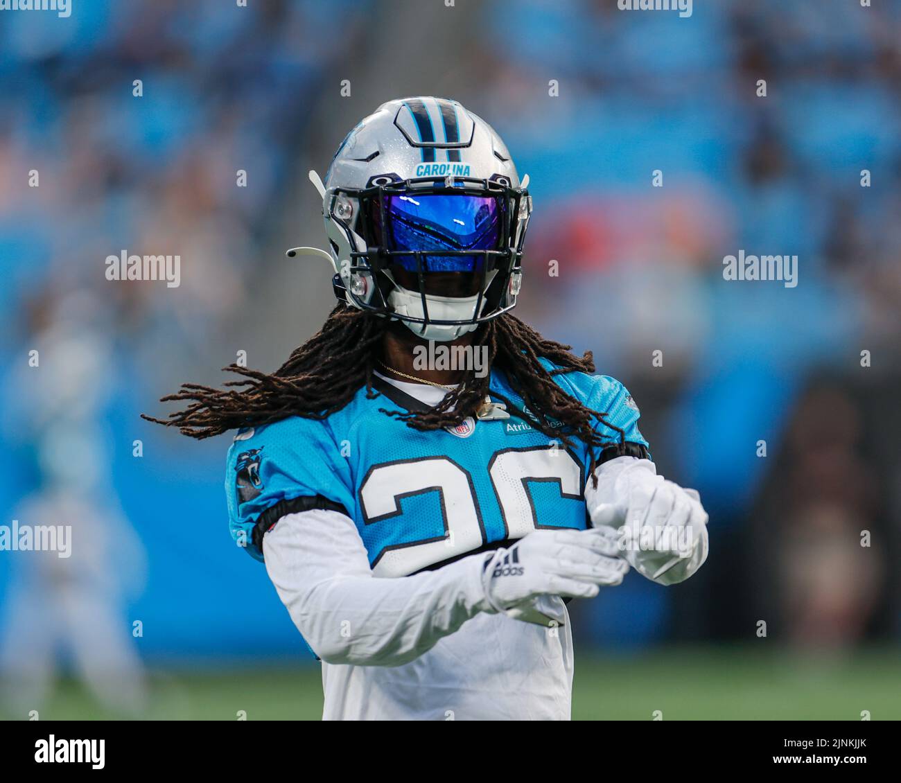 Charlotte, NC, Stati Uniti: Cornerback dei Carolina Panthers Donte Jackson (26) durante il fan Fest al Bank of America Stadium, giovedì 11 agosto 2022, a Charlotte, Foto Stock