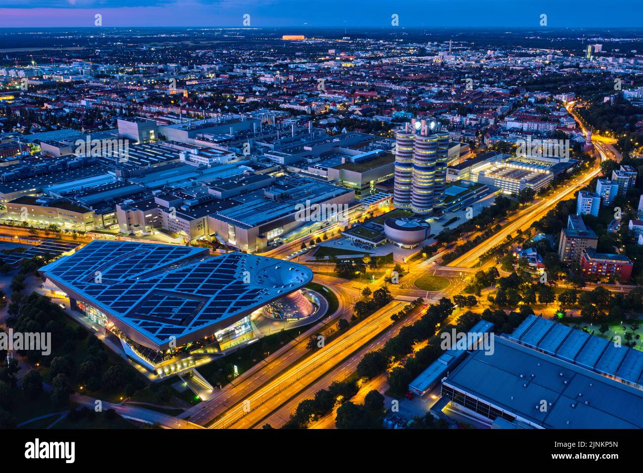 monaco, bmw world, drohnenflug, munichs Foto Stock