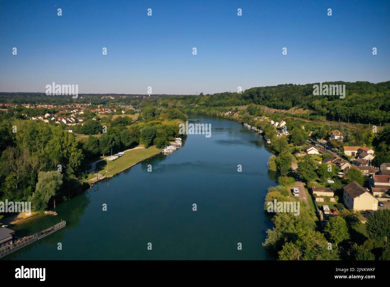 Veduta aerea su Vernou la celle sur Seine nella Senna e Marna in Francia Foto Stock