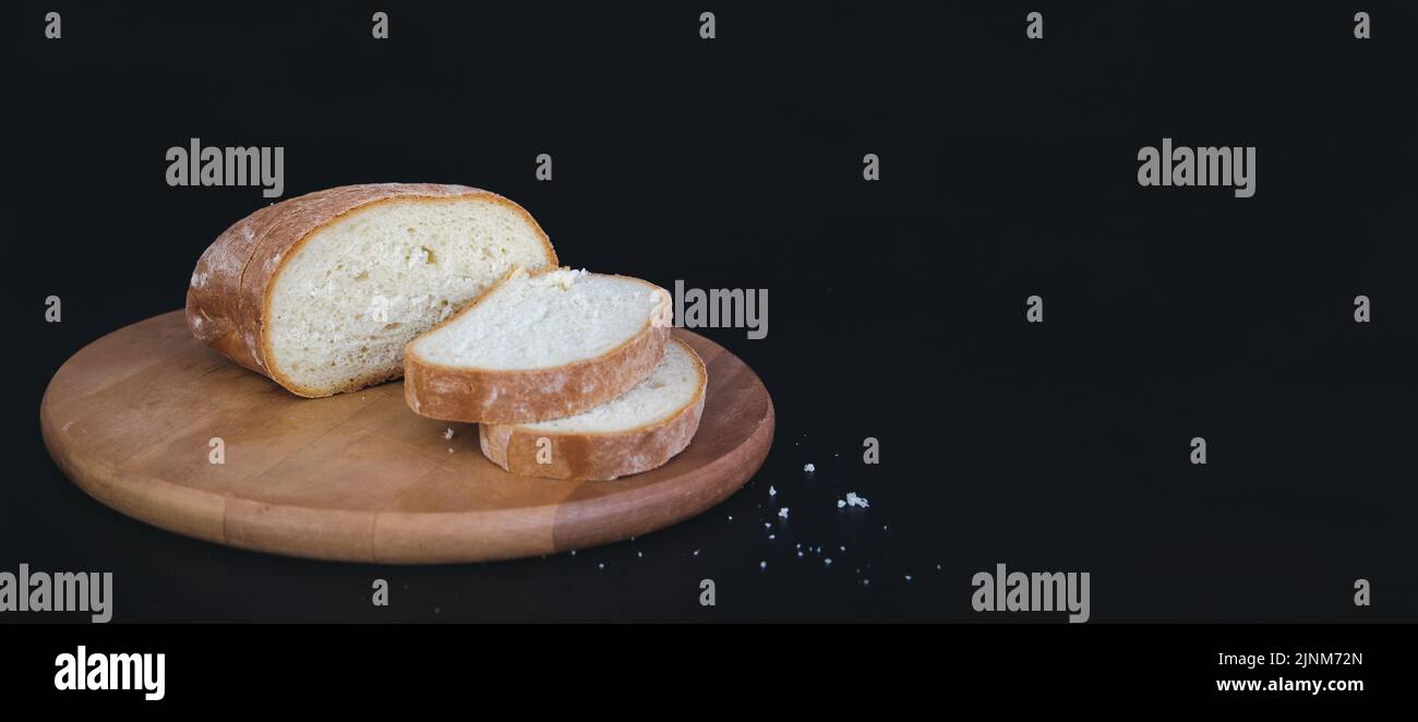 Pane di segale fresco e croccante affettare pane delizioso Foto Stock