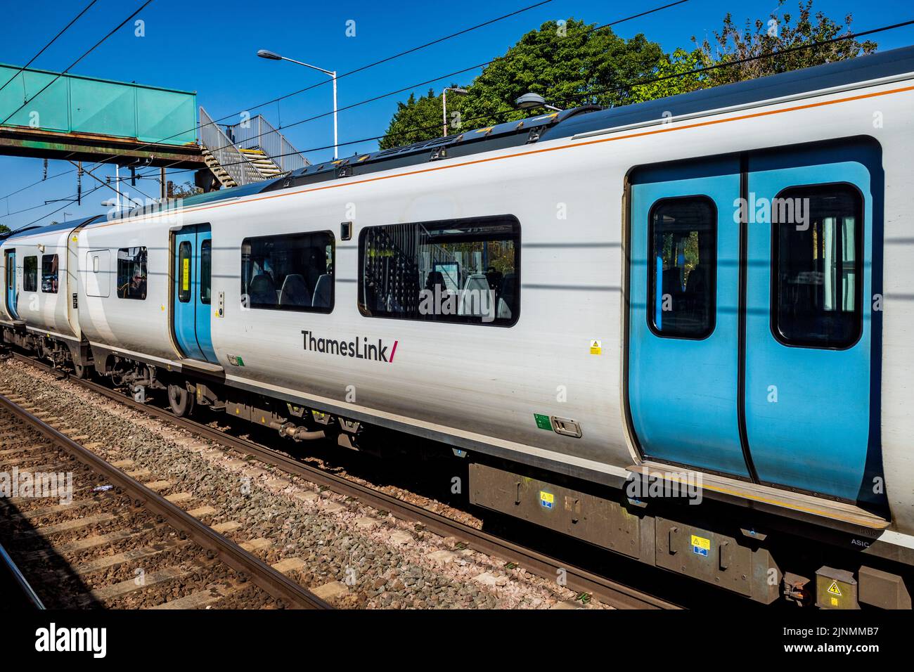 Treno Thameslink alla stazione di Royston a Hertfordshire Regno Unito. Treno Thameslink sulla linea Thameslink Cambridge-Brighton. Foto Stock