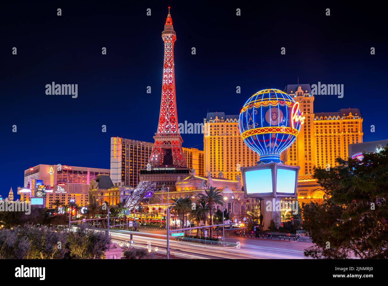 Hotel Paris at Night, Las Vegas, Nevada Stati Uniti,Stati Uniti d'America Foto Stock