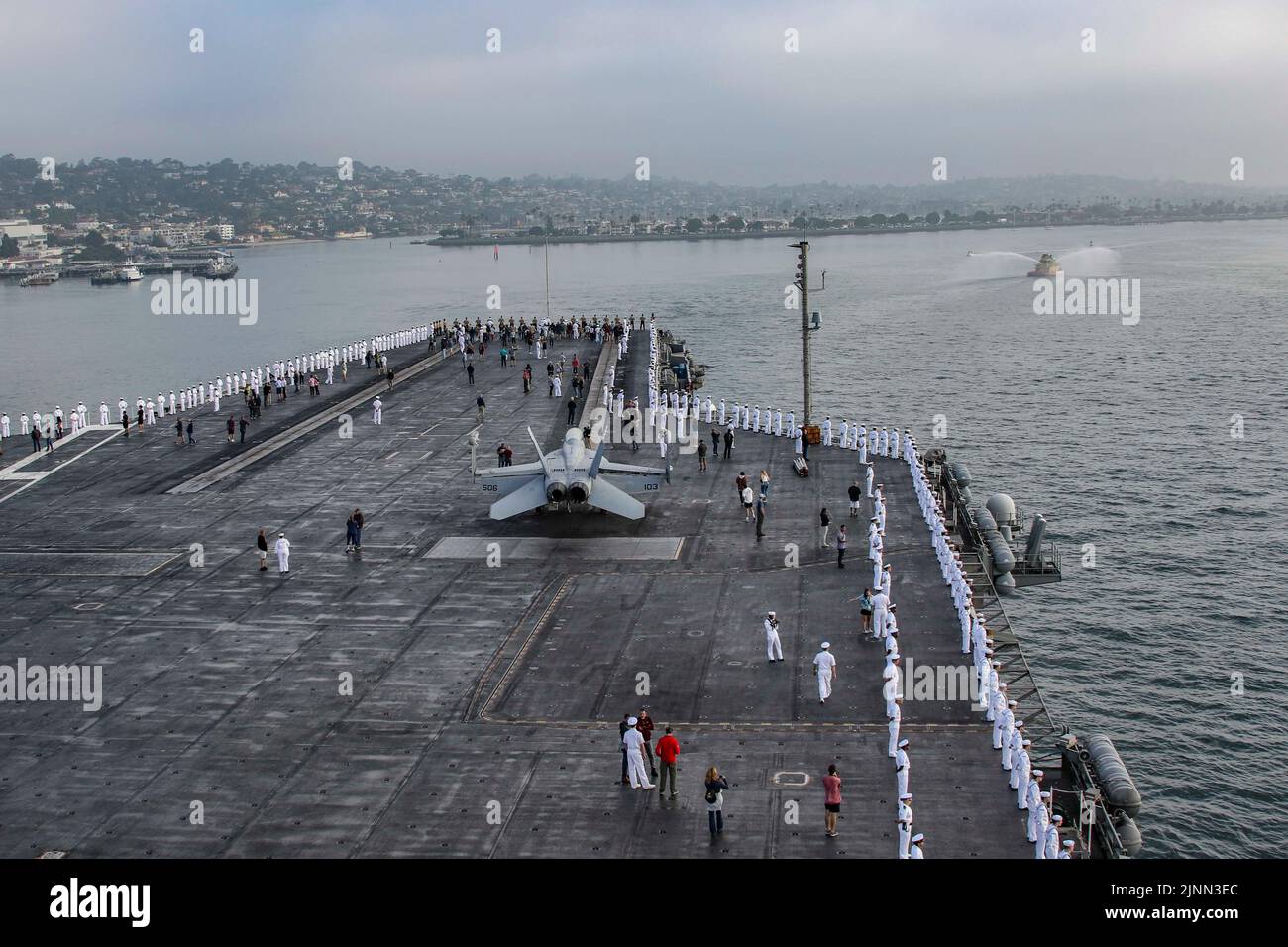 la nave con i ponti di volo