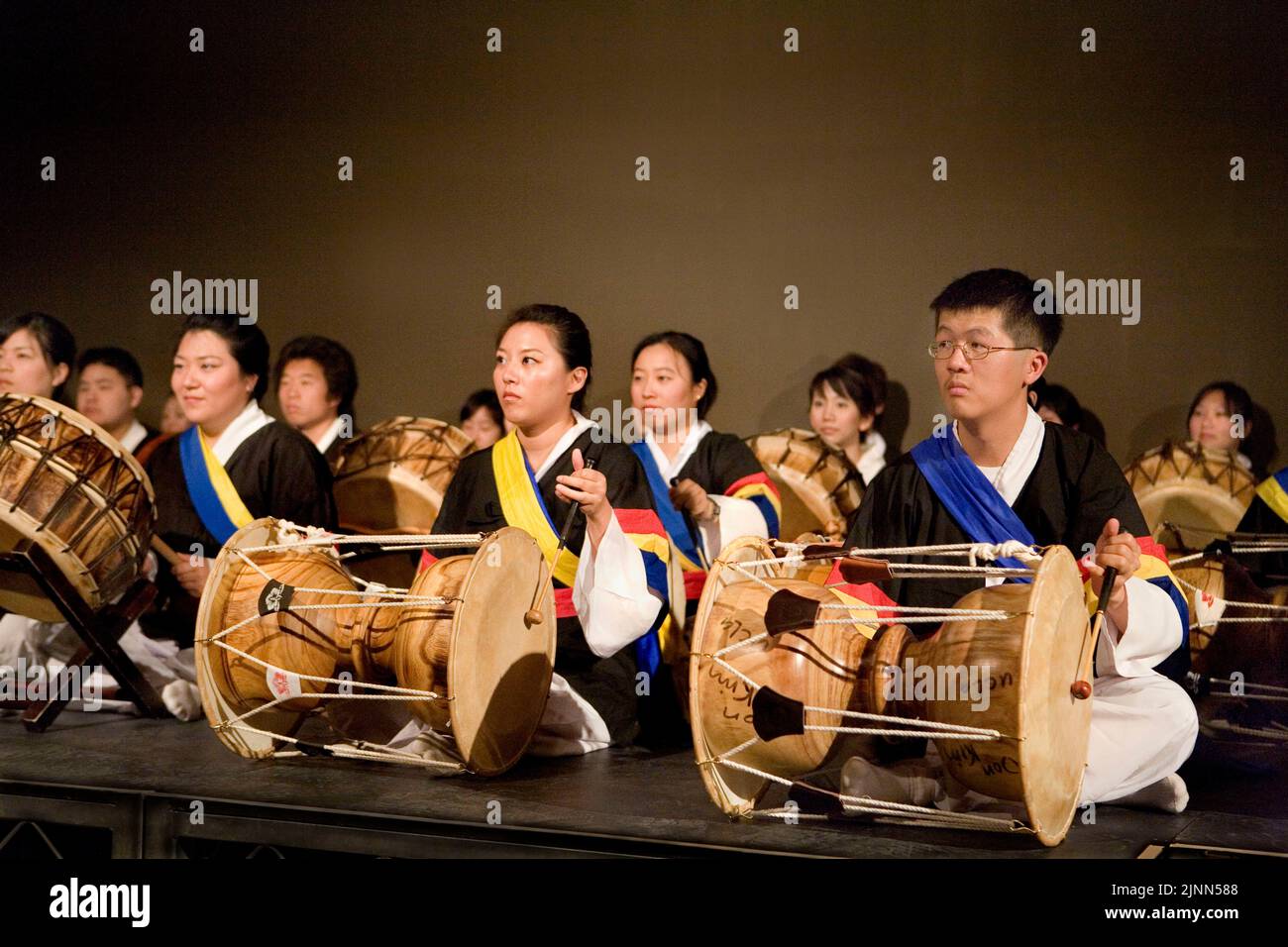 Musicisti coreani di danza folk-drummers4 Foto Stock
