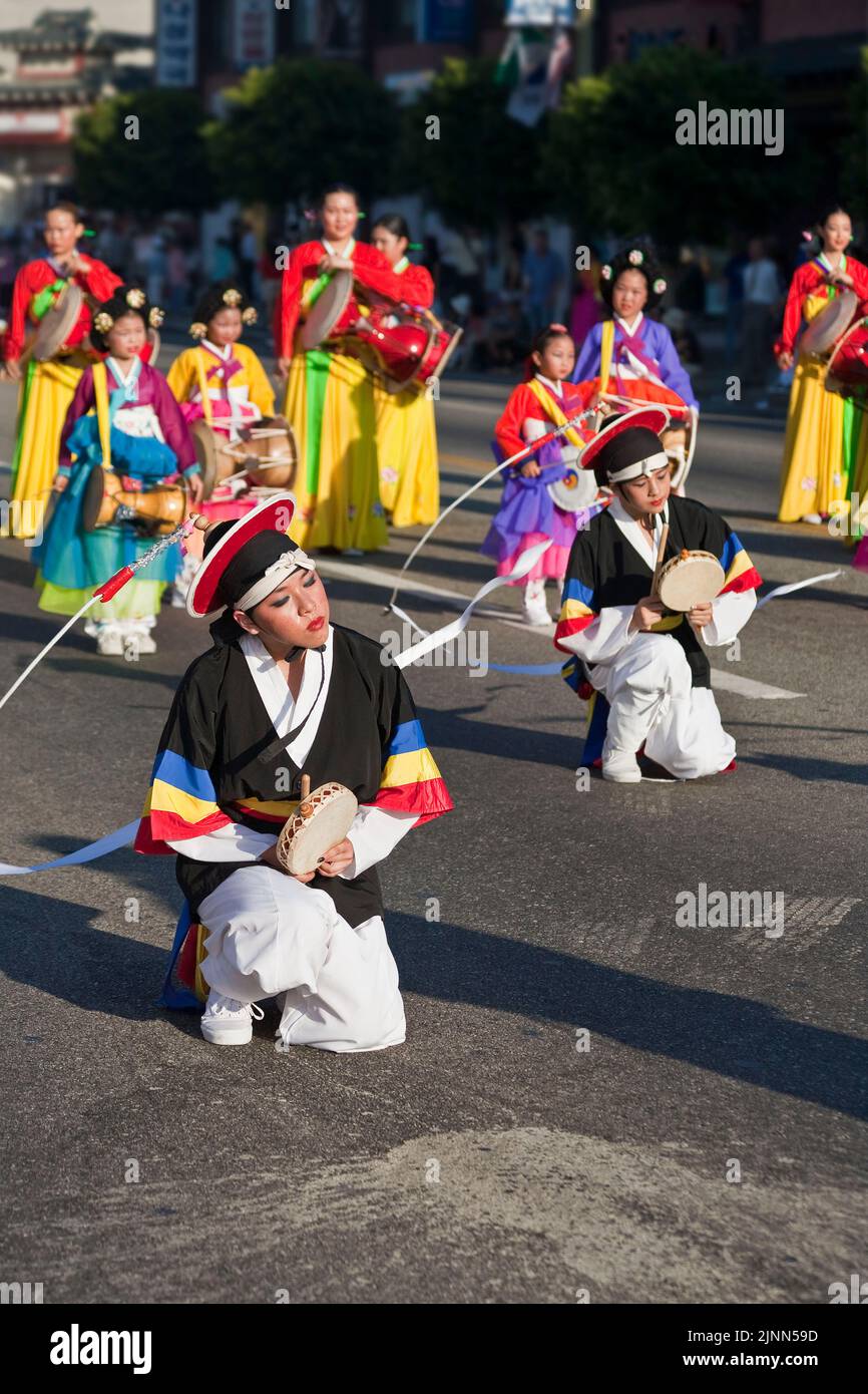 Musicisti e ballerini al Korean Festival di Los Angeles, California Foto Stock