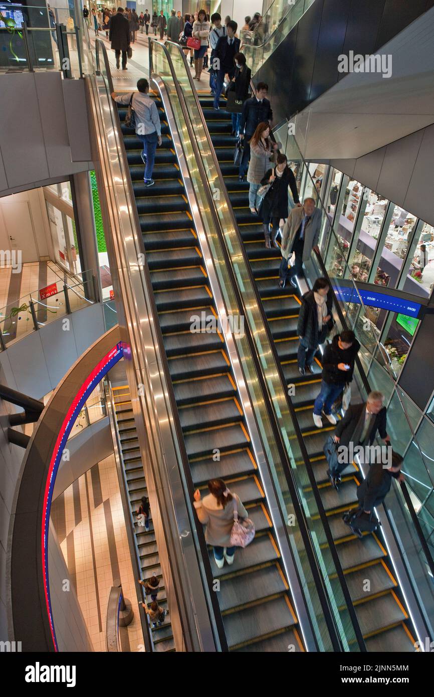 Interior Hikarie torre commerciale Shibuya Tokyo Giappone Foto Stock