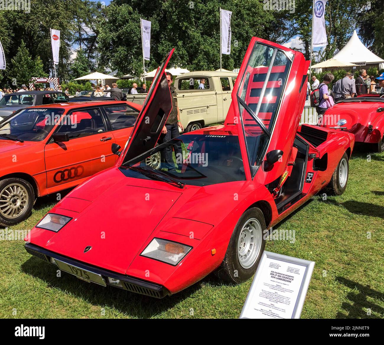 Auto sportiva storica Lamborghini LP 400 Countach con porte a battente, Classic Days, Schloss Dyck, Juechen, Renania settentrionale-Vestfalia, Germania Foto Stock