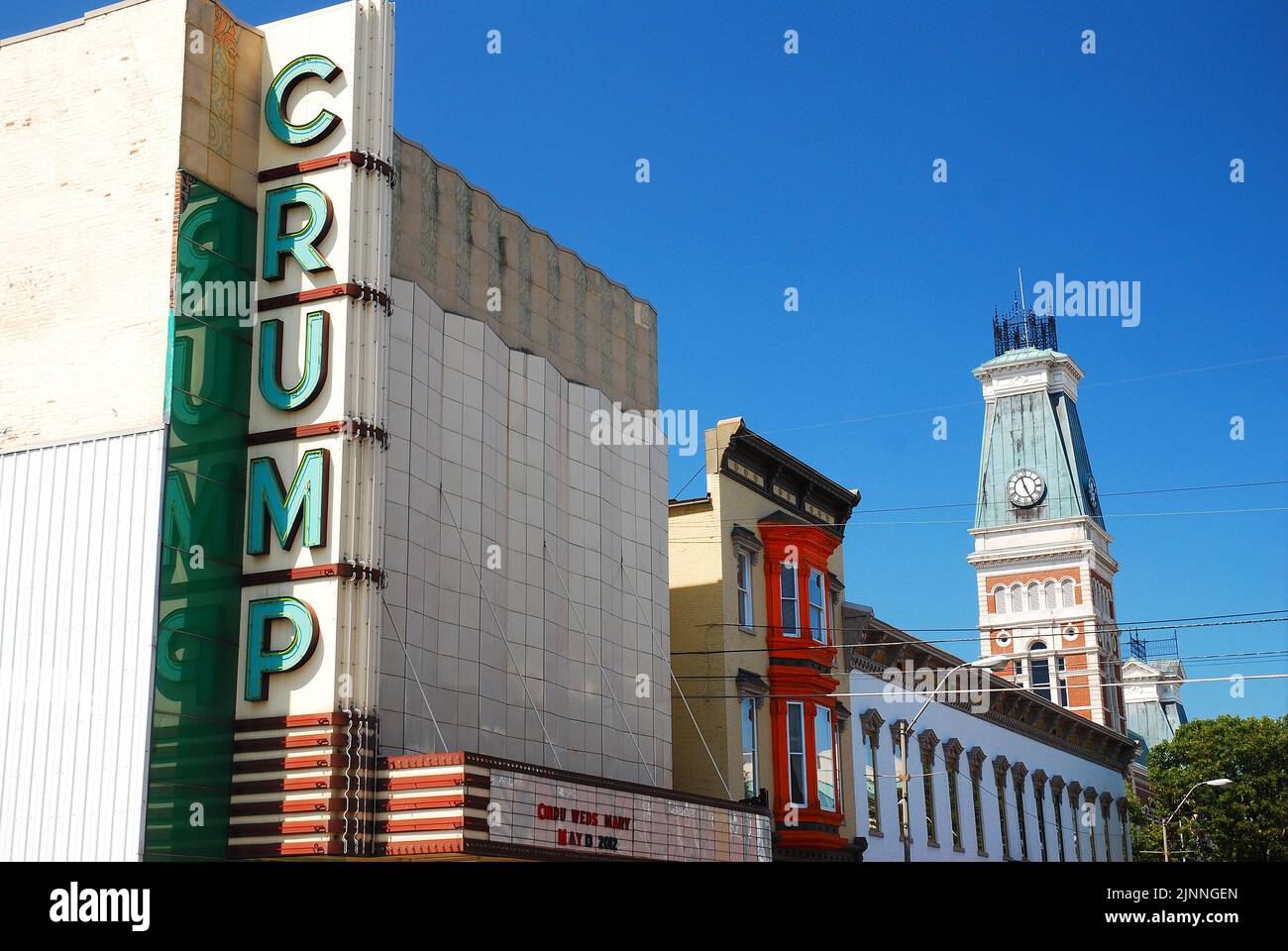 Il Crump Theatre è uno storico centro per le arti dello spettacolo e un luogo di svago nel centro di Columbus, Indiana Foto Stock