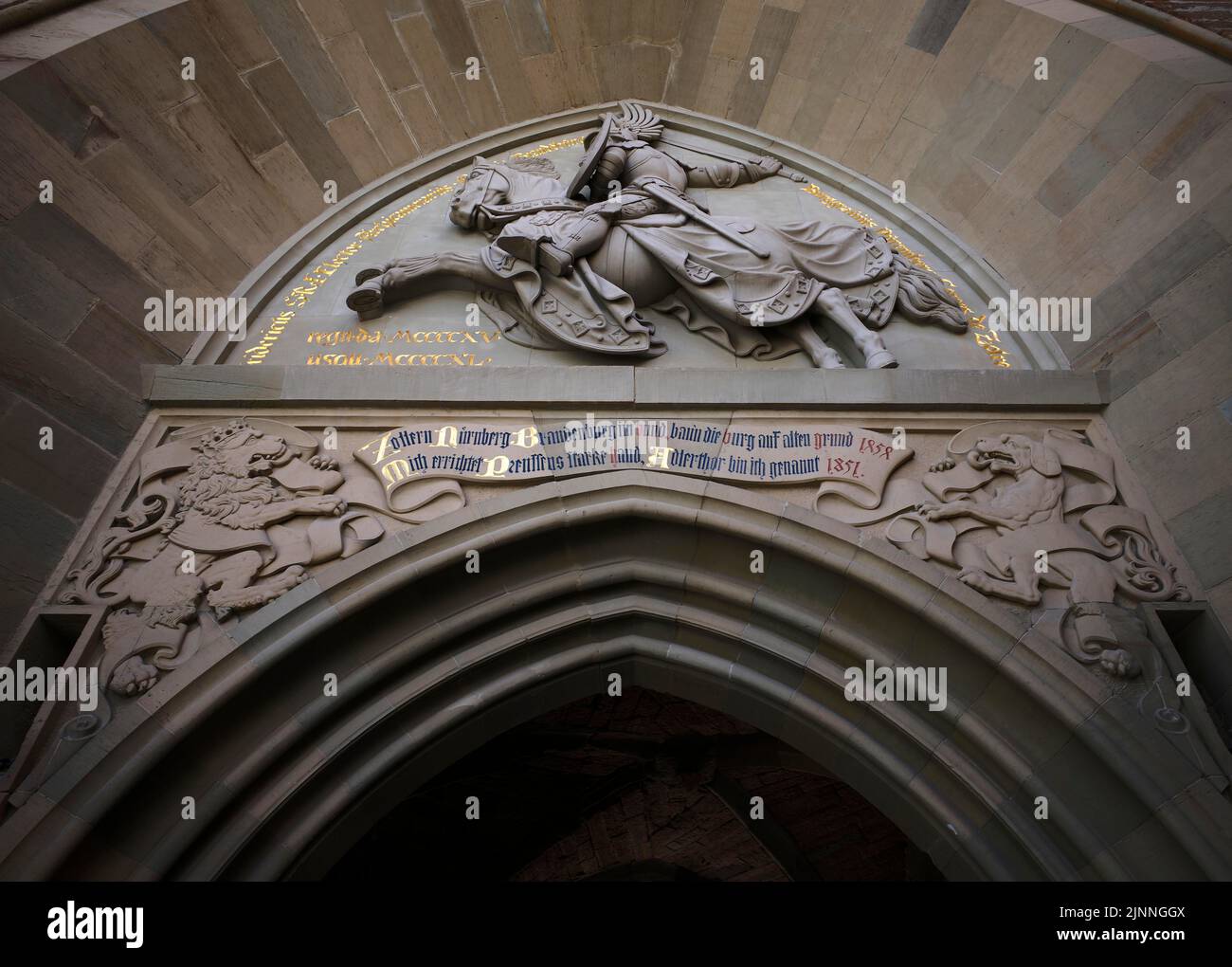 Porta dell'Aquila, porta d'ingresso, Castello di Hohenzollern, Hechingen, Albo Svevo, Baden-Wuerttemberg, Germania Foto Stock